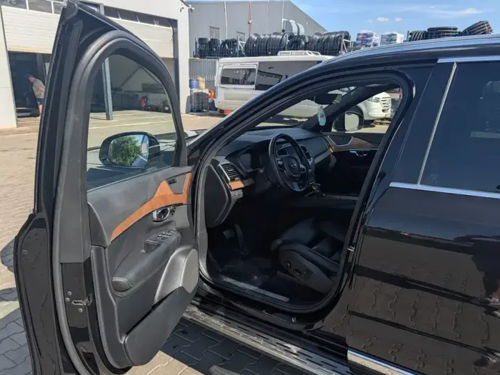 Volvo XC 90 D5 AWD Geartronic RDesign