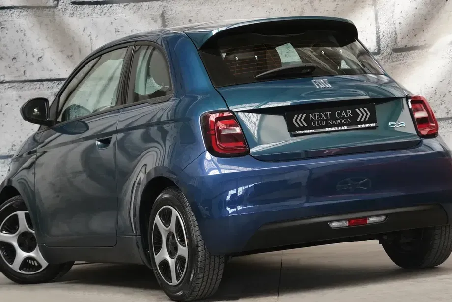 FIAT 500E 42kWh ICON — imagine 3