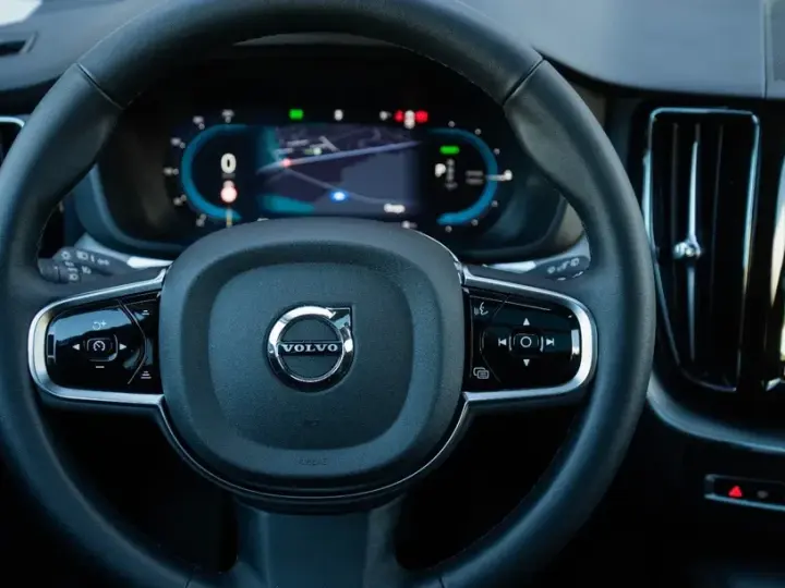 Volvo XC 60 II T8 AWD Ultra Dark