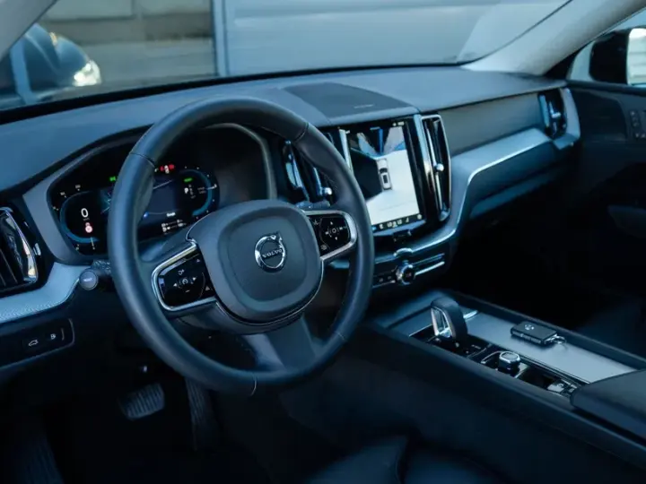 Volvo XC 60 II T8 AWD Ultra Dark