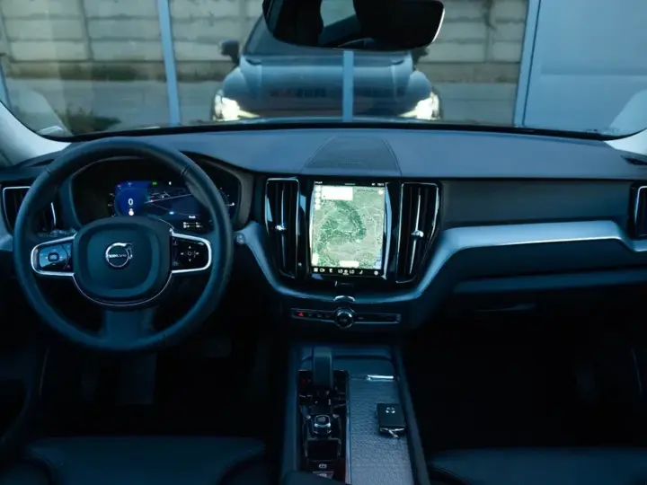 Volvo XC 60 II T8 AWD Ultra Dark