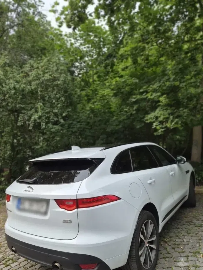 Jaguar F-Pace 25t AWD R-Sport — imagine 2
