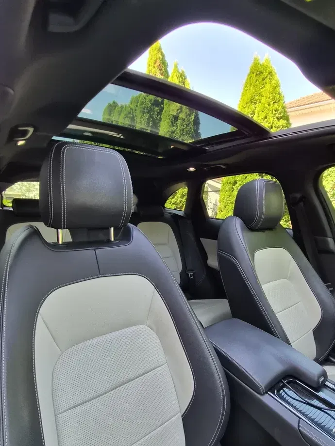 Jaguar F-Pace 25t AWD R-Sport — imagine 5