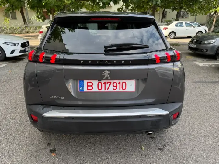 Peugeot 2008 II 1.5 BlueHDI EAT8 STT Allure Pack