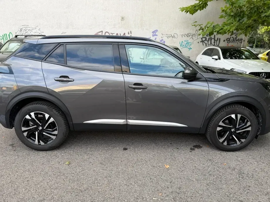 Peugeot 2008 II 1.5 BlueHDI EAT8 STT Allure Pack — imagine 4