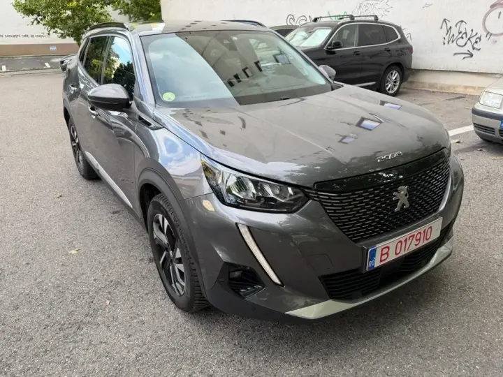 Peugeot 2008 II 1.5 BlueHDI EAT8 STT Allure Pack