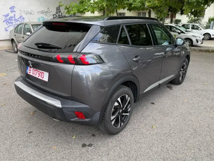Peugeot 2008 II 1.5 BlueHDI EAT8 STT Allure Pack