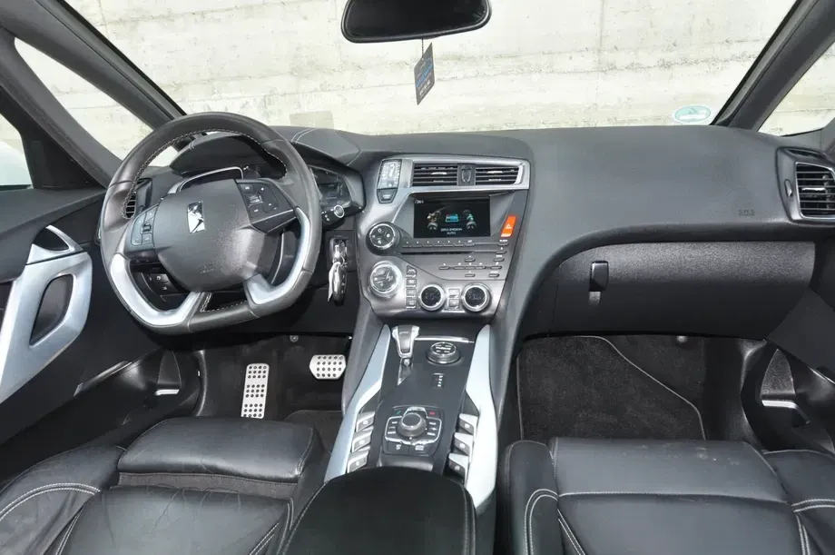 Citroën DS5 Hybrid4 EGS6 SportChic — imagine 5