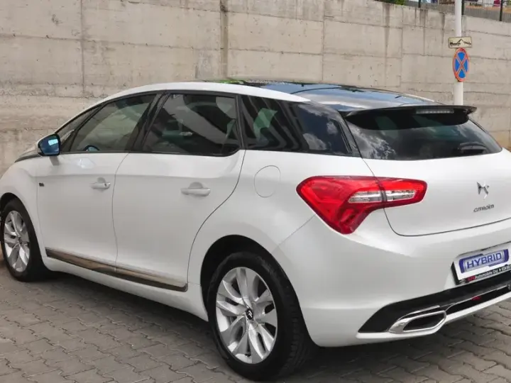 Citroën DS5 Hybrid4 EGS6 SportChic