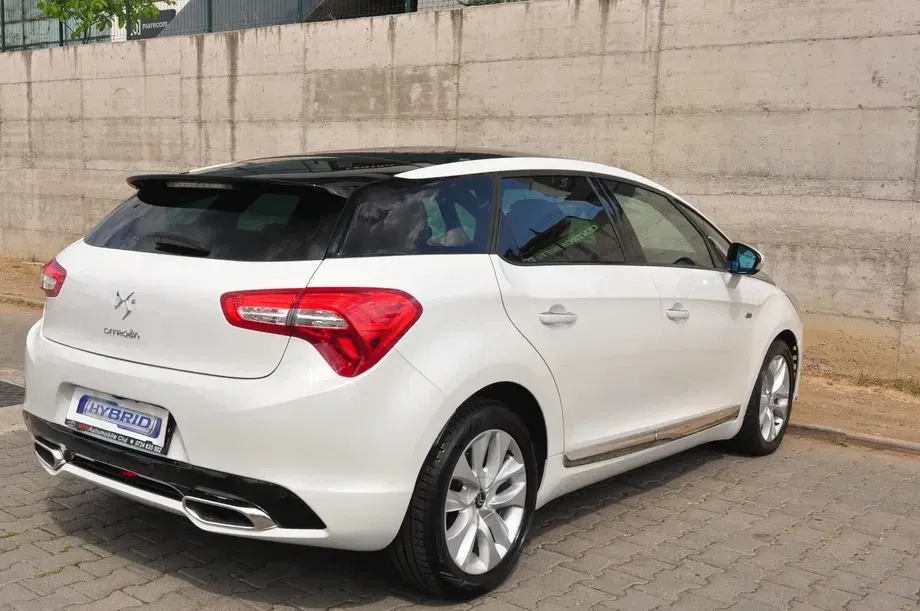 Citroën DS5 Hybrid4 EGS6 SportChic — imagine 4