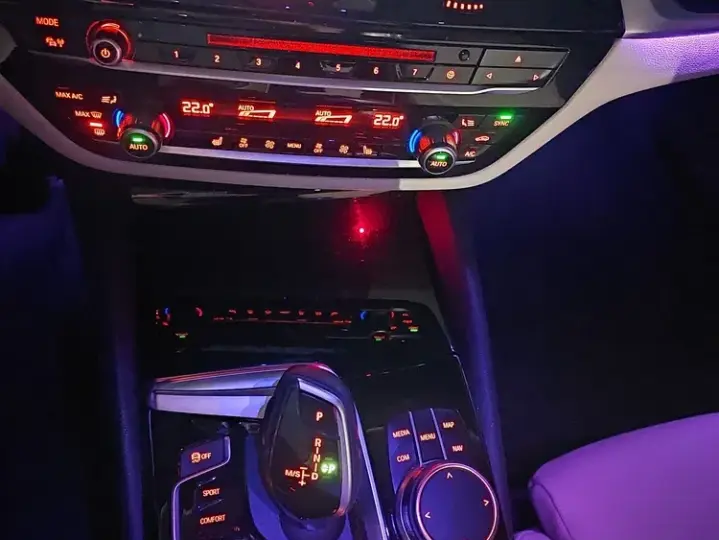 BMW Seria 5 G30/G31 [2017 - Prezent] 518d AT