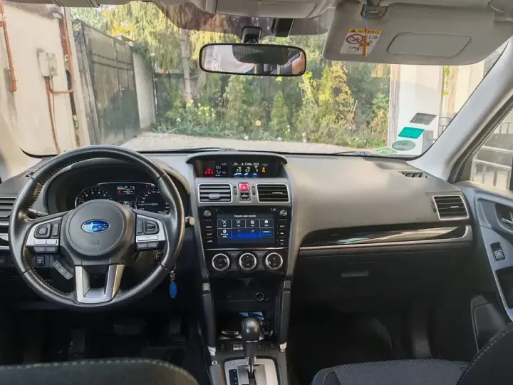 Subaru Forester 2.0i CVT Exclusive ES