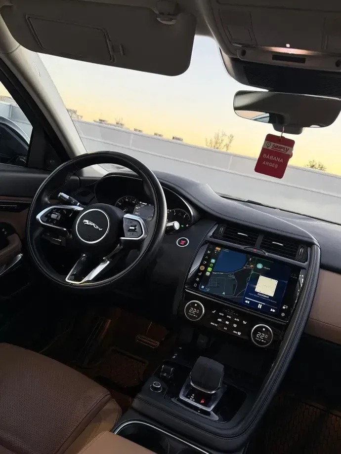 Jaguar E-Pace D165 AWD SE — imagine 2