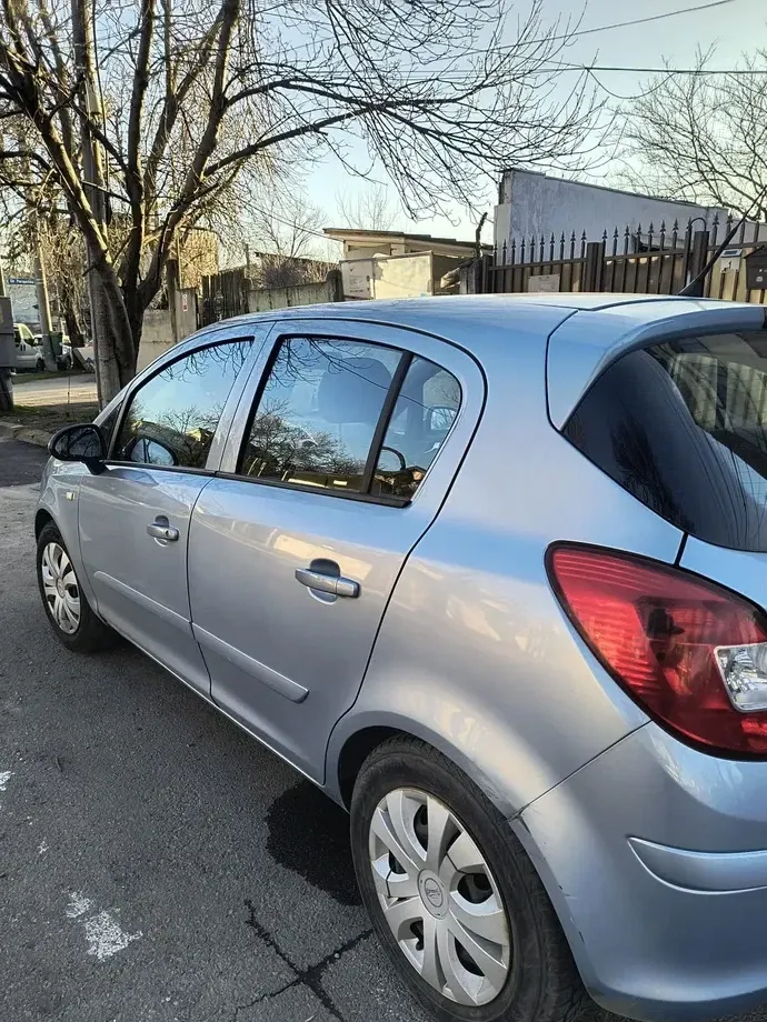 Opel Corsa D 1.2i Essentia — imagine 5