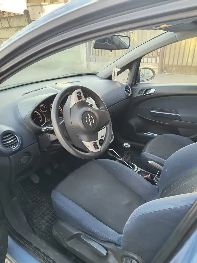 Opel Corsa D 1.2i Essentia — imagine 4