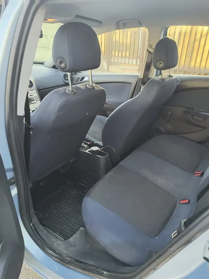 Opel Corsa D 1.2i Essentia — imagine 3