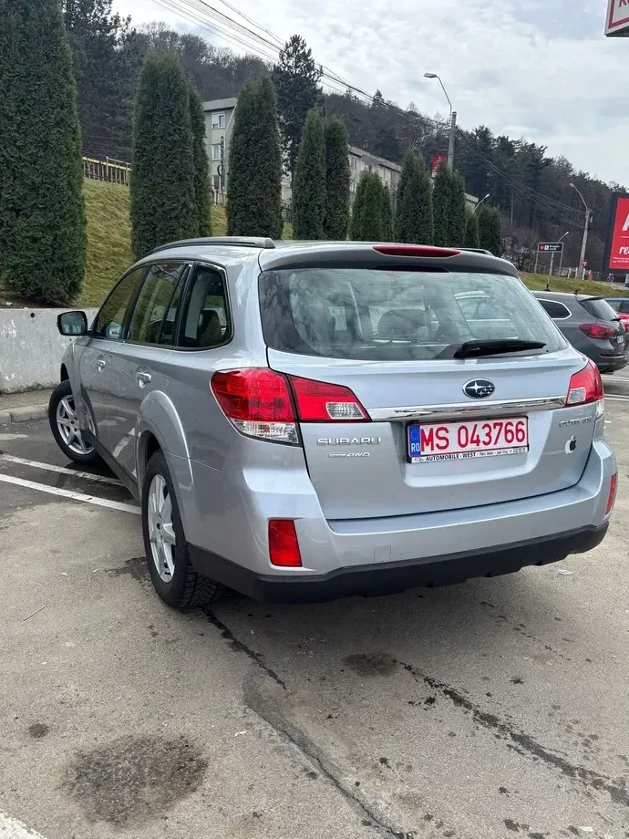 Subaru Outback — imagine 3