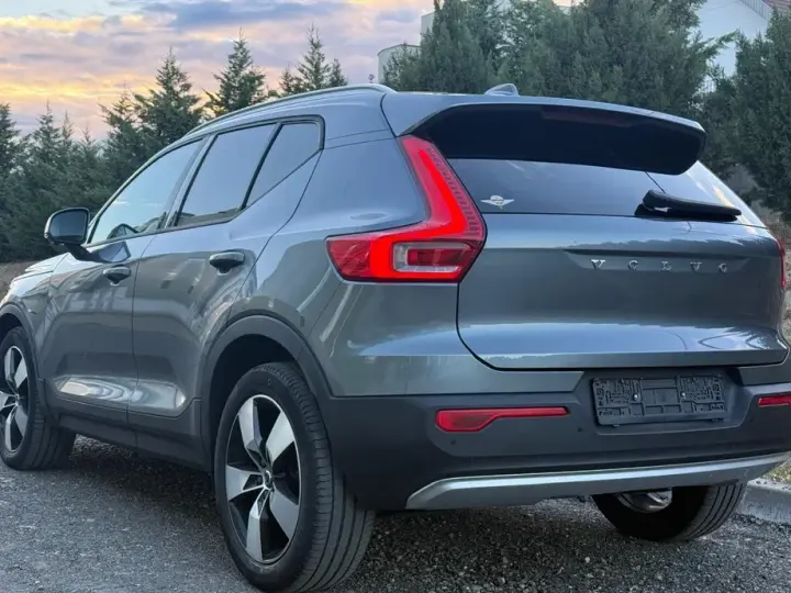 Volvo XC 40 D4 AWD Geartronic Momentum Pro
