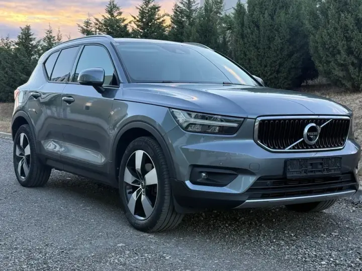 Volvo XC 40 D4 AWD Geartronic Momentum Pro
