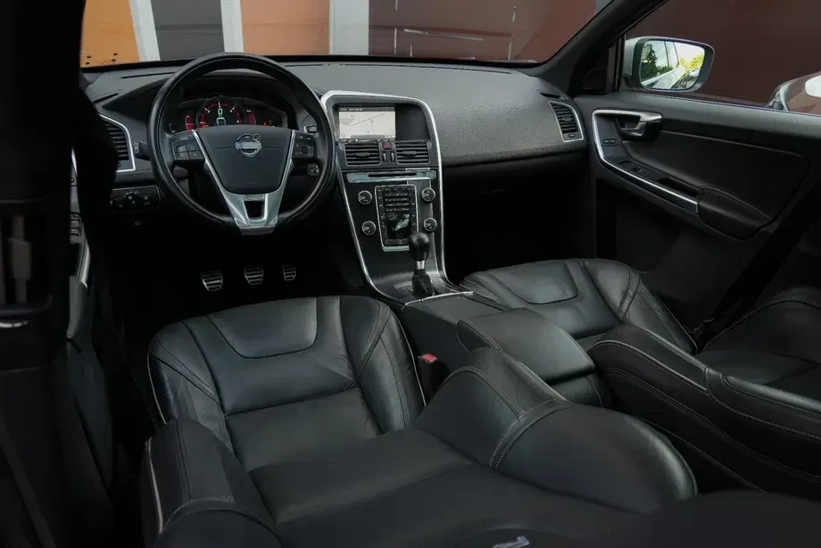 Volvo XC 60 II D4 AWD Summum — imagine 4