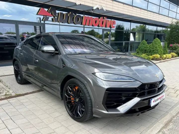Lamborghini URUS