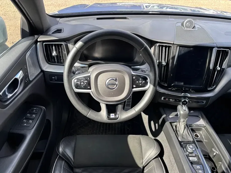 Volvo XC 60 II D5 AWD Geartronic RDesign — imagine 3