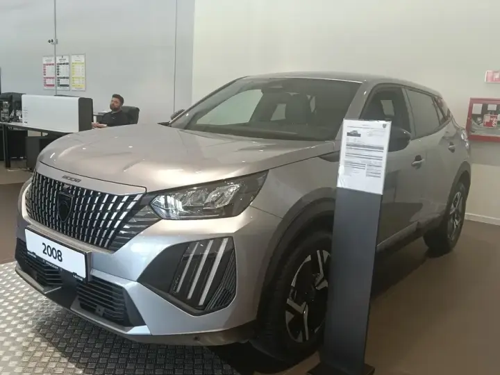 Peugeot 2008 II 1.2L e-DCS6 MHEV Allure
