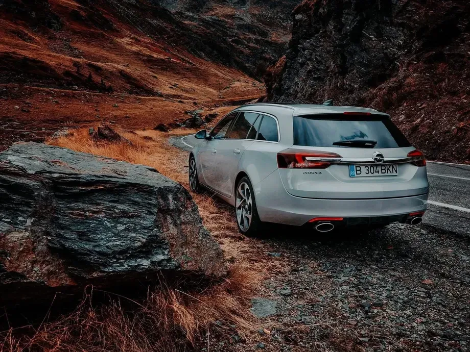 Opel Insignia A 2.0 CDTI 4x4 Automatik Business Edition — imagine 2