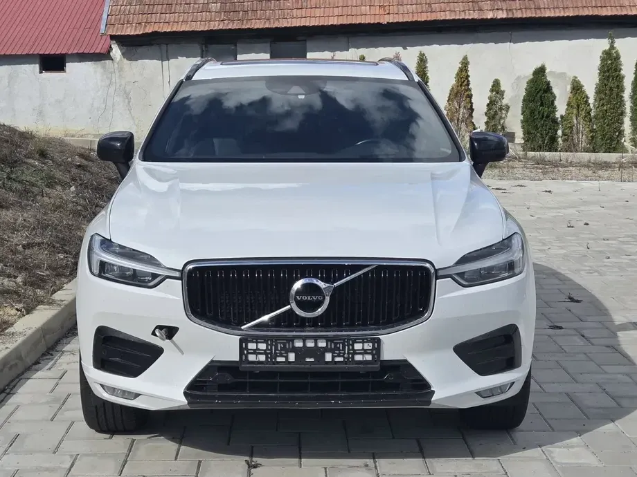 Volvo XC 60 II B4 MHEV AWD R-Design — imagine 4