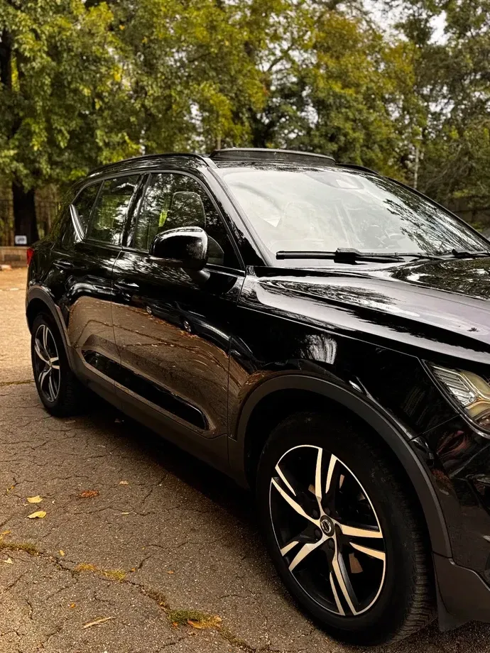Volvo XC 40 T4 R-Design — imagine 2