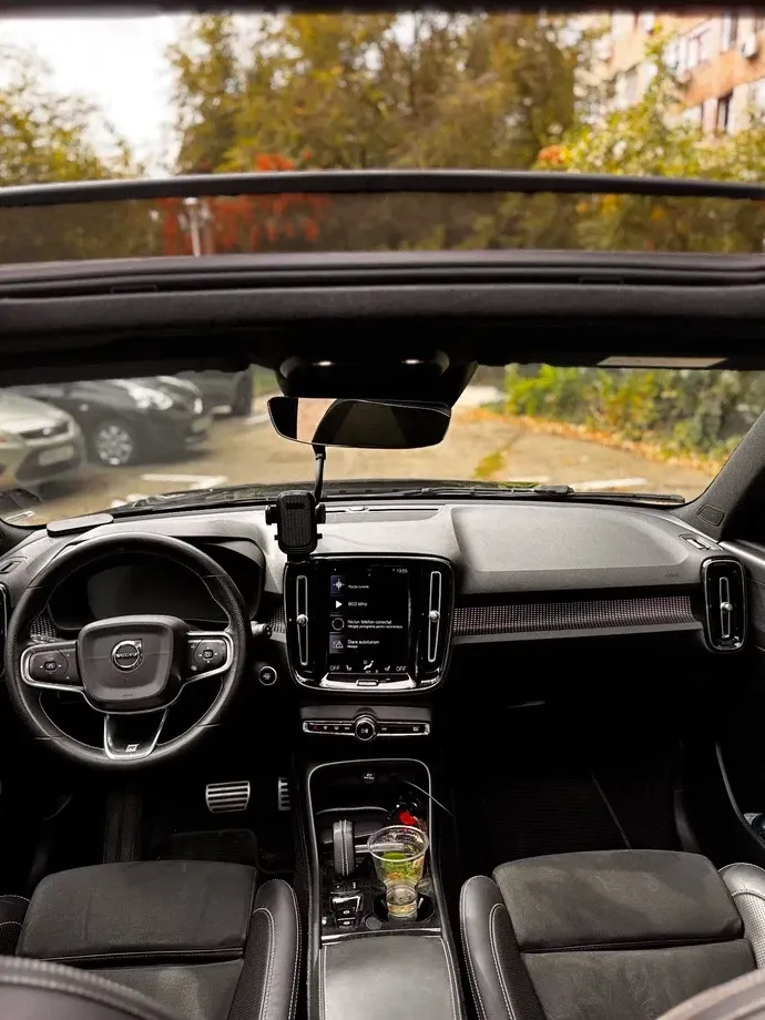 Volvo XC 40 T4 R-Design — imagine 4