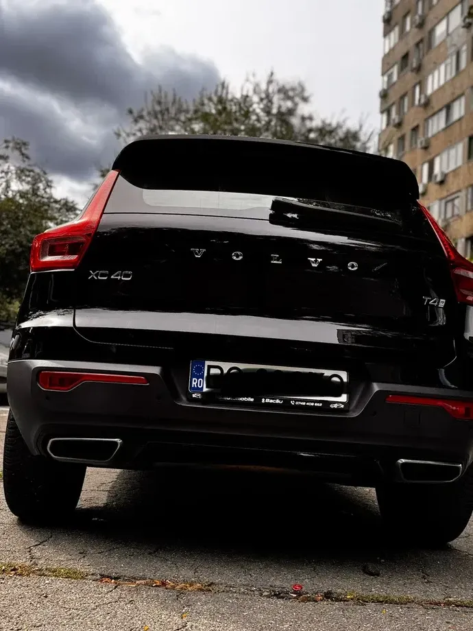 Volvo XC 40 T4 R-Design — imagine 3