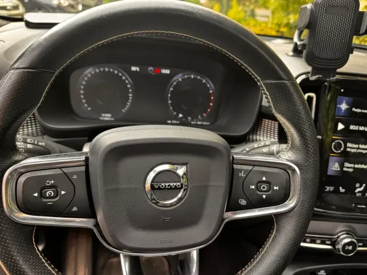 Volvo XC 40 T4 R-Design