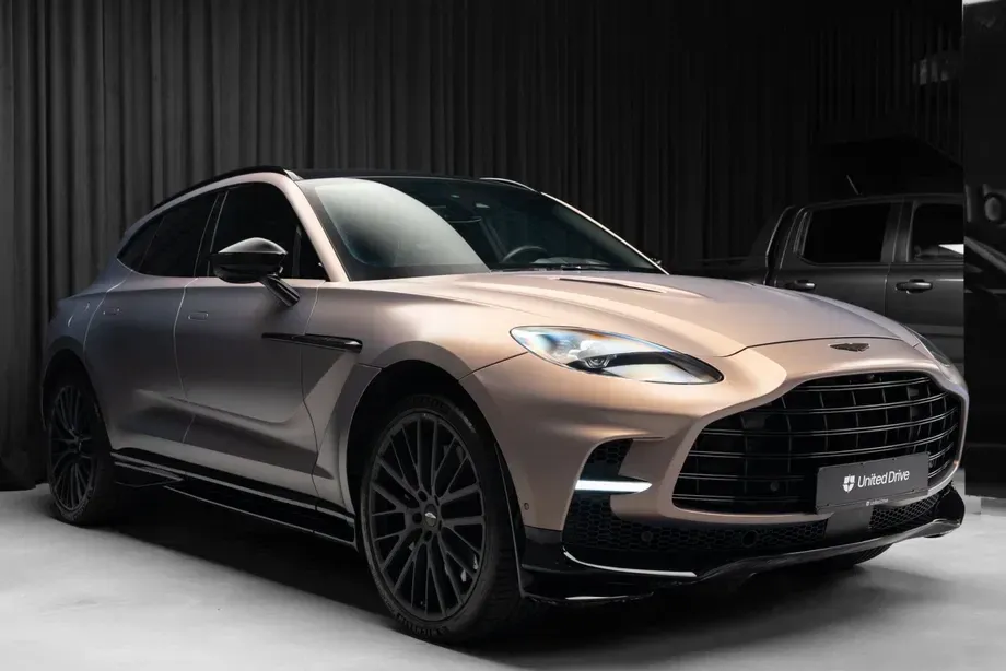 Aston Martin DBX — imagine 3