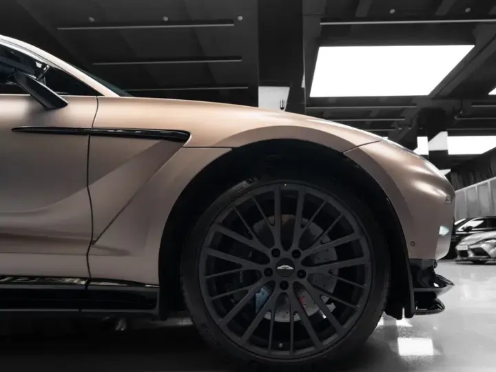 Aston Martin DBX