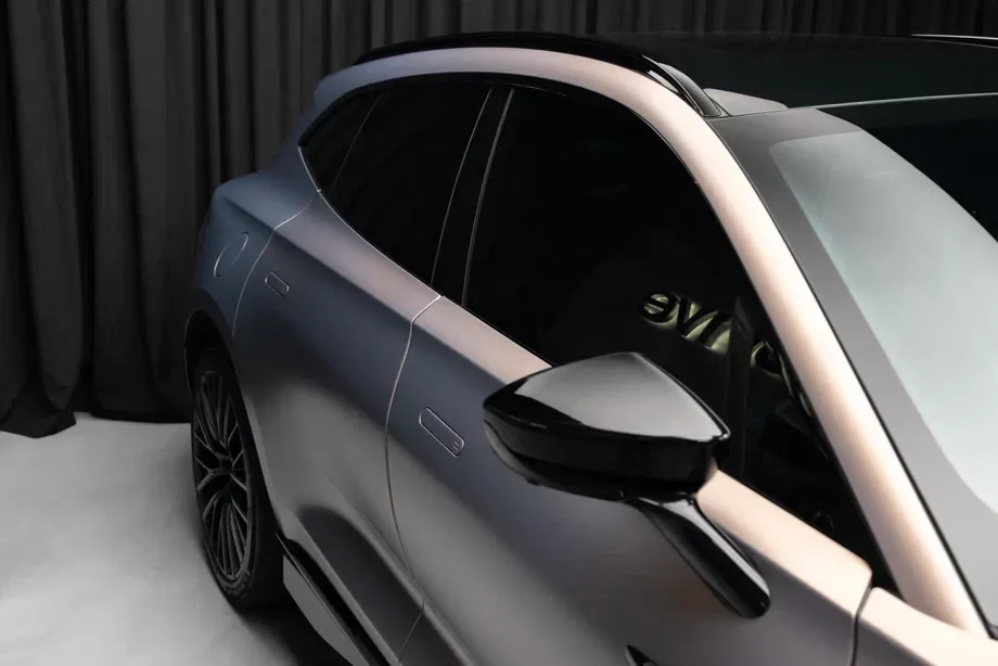 Aston Martin DBX — imagine 4