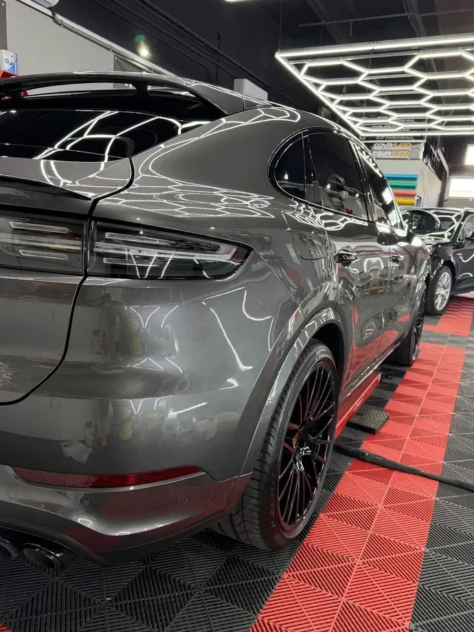 Porsche Cayenne — imagine 5