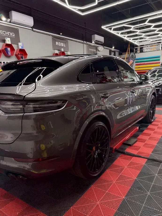 Porsche Cayenne — imagine 4