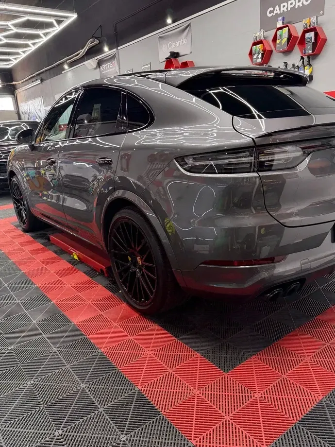 Porsche Cayenne — imagine 3
