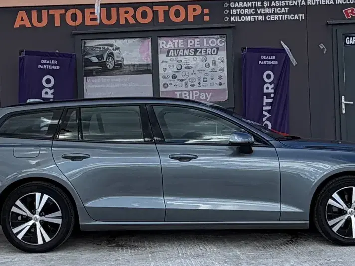 Volvo V60 II B3 MHEV AT8 FWD Momentum
