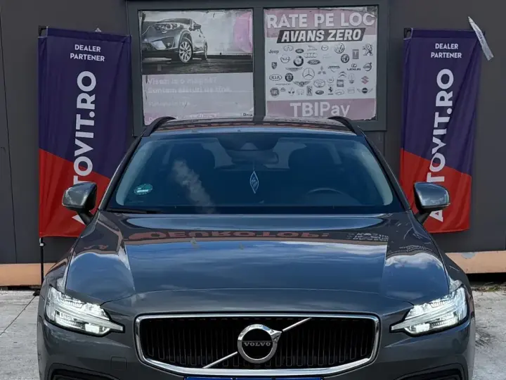 Volvo V60 II B3 MHEV AT8 FWD Momentum
