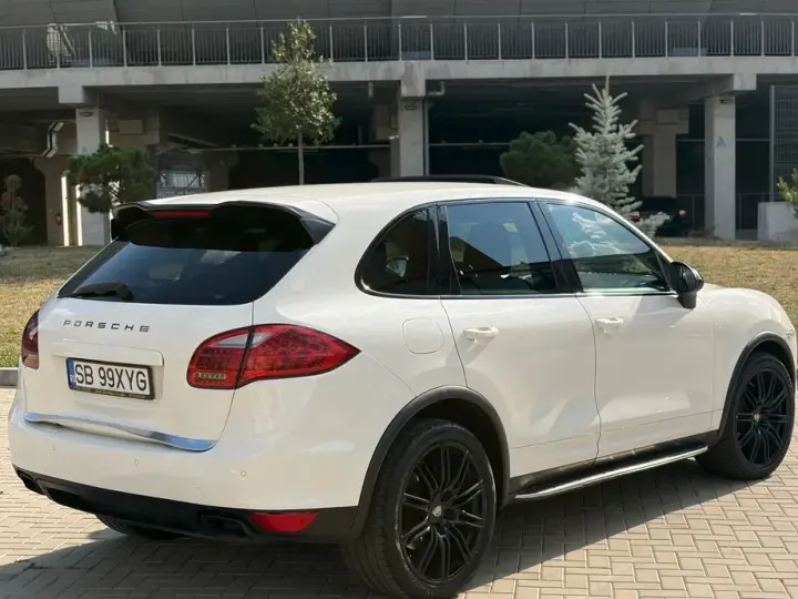 Porsche Cayenne Platinum Edition