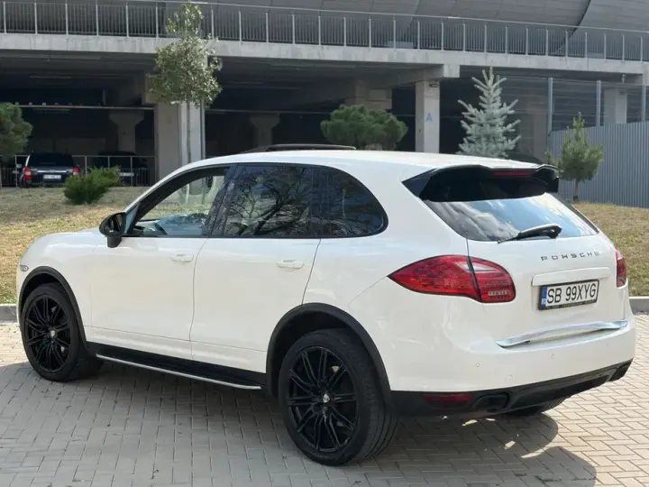 Porsche Cayenne Platinum Edition