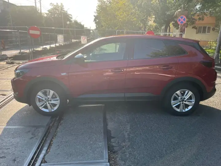 Opel Grandland X 1.2 Turbo START/STOP Business Edition