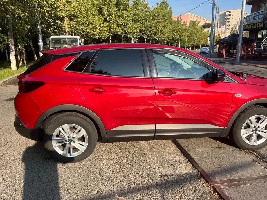 Opel Grandland X 1.2 Turbo START/STOP Business Edition — imagine 3