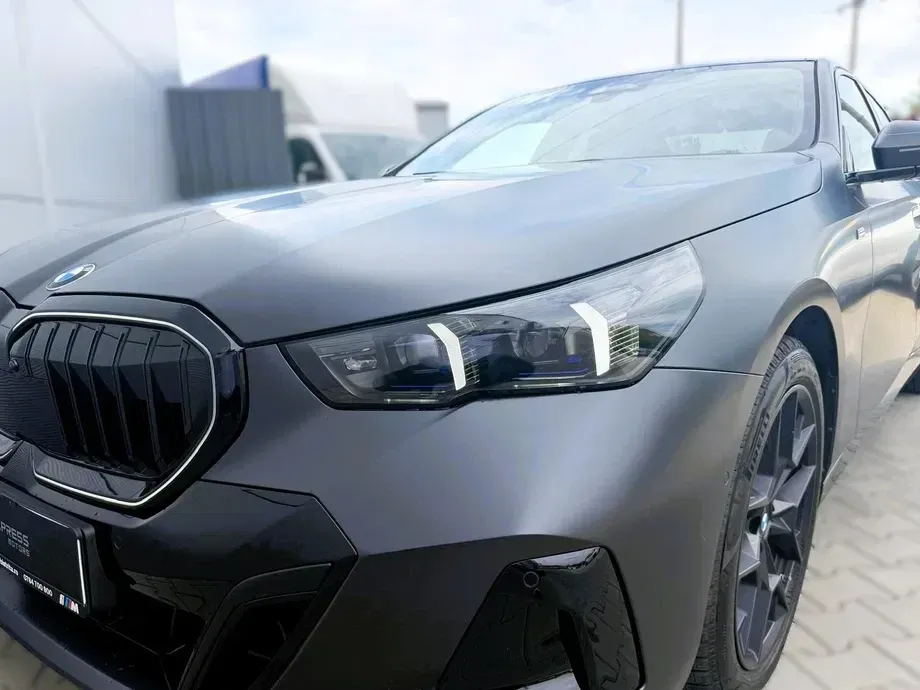 BMW Seria 5 520d xDrive AT MHEV — imagine 5