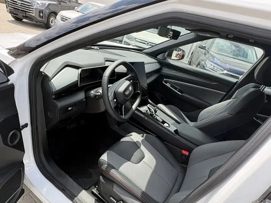 Geely Cityray — imagine 6