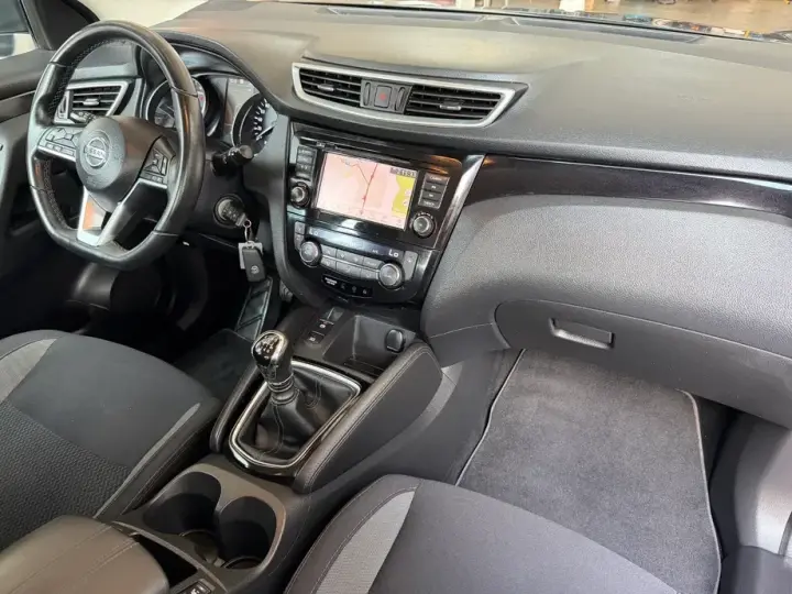 Nissan Qashqai II 1.3 DIG-T SHIRO