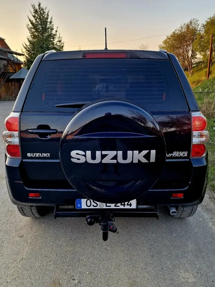 Suzuki Grand Vitara 1.9 DDiS Black&White DPF — imagine 5