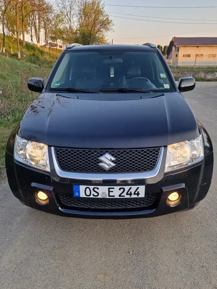 Suzuki Grand Vitara 1.9 DDiS Black&White DPF — imagine 3